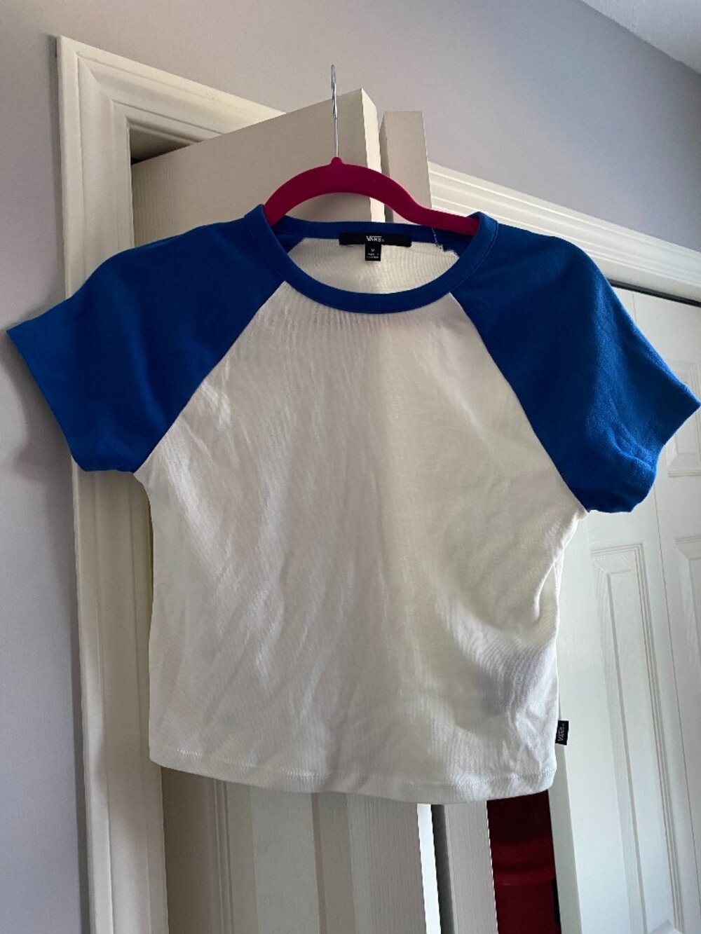Vans Blue & White Raglan Crop Tee | Short Sleeve | Size M